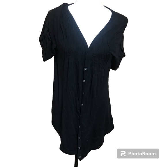 Black button lightweight top - Picture 1 of 1